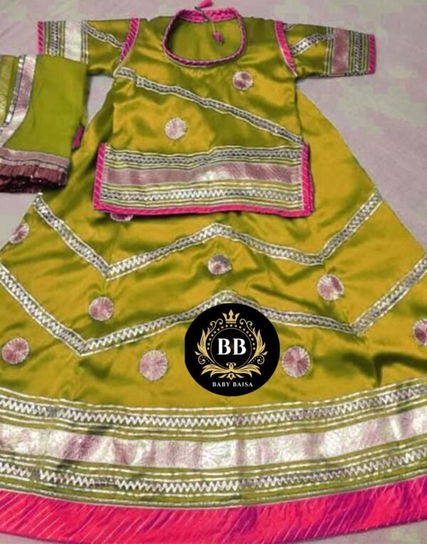 Chote Baisa Poshak in Mehandi Color with Pink Magji Chote Baisa Poshak in Mehandi Color with Pink Magji
